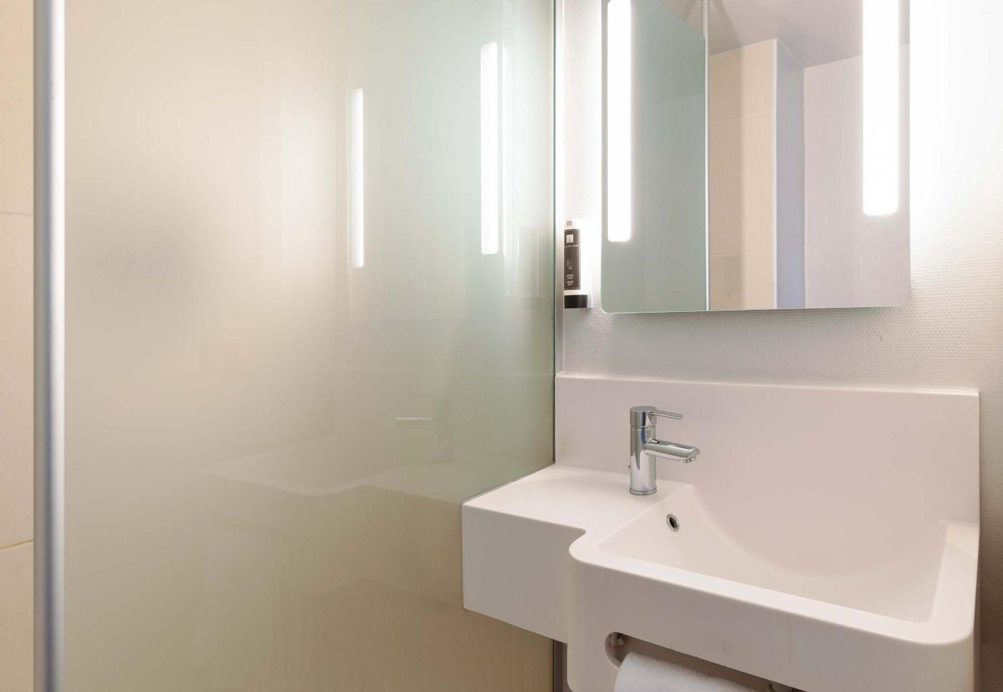B&B Hotel Lyon Centre Monplaisir Dış mekan fotoğraf