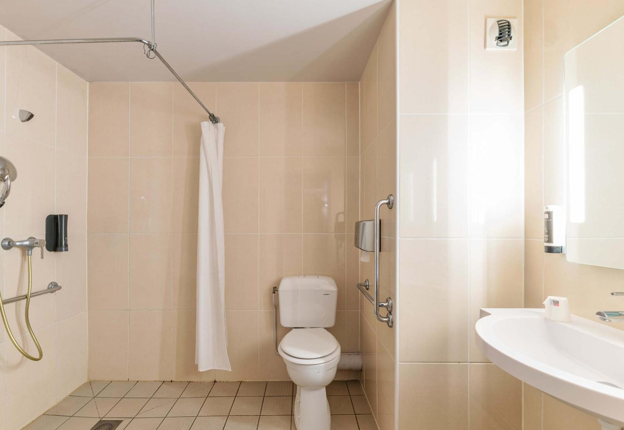 B&B Hotel Lyon Centre Monplaisir Dış mekan fotoğraf